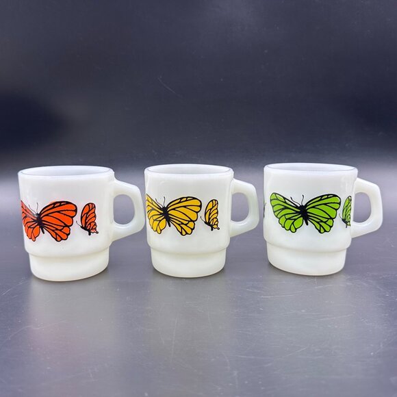 Vintage Milk Glass Mugs Rainbow Butterflies Anchor Hocking USA 70s Stacking Cups - Picture 2 of 10